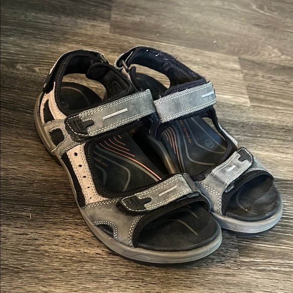 Ecco Gray and Black Comfort Sandals with Adjustable Straps 9.5 - Picture 1 of 7